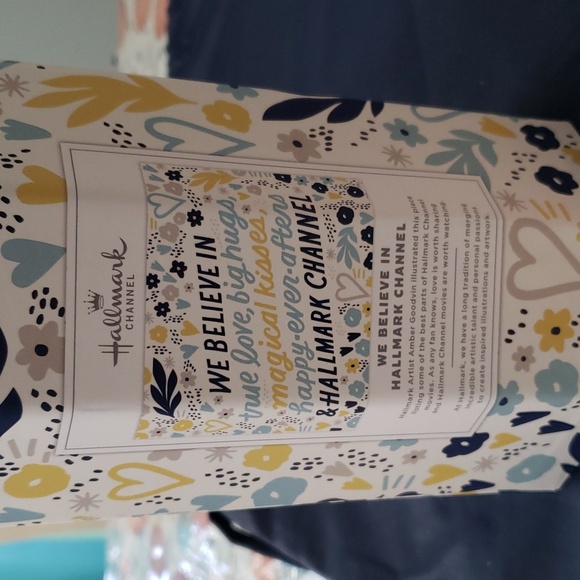 Hallmark new puzzle,  1000 pieces We Believe in.... - Picture 10 of 10